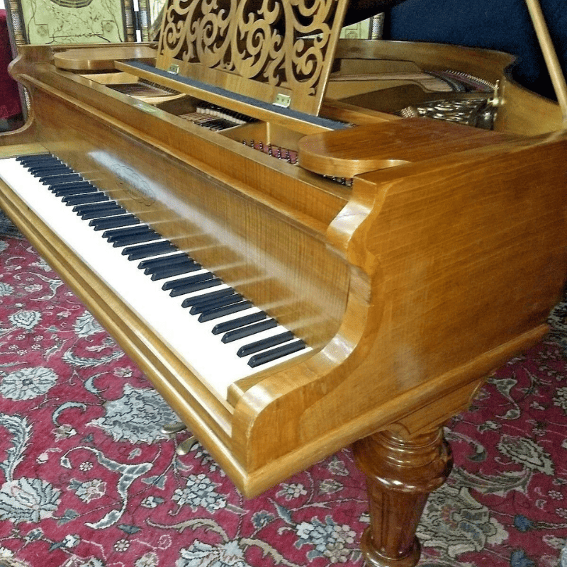 Beautiful art case 5′ grand piano