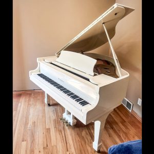 Otto Altenburg OA-501 — 5’1″ White Grand Piano