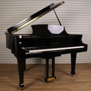 Pramberger Signature Series 4’7 Grand Piano – Glossy Black