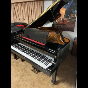 Steinlager 5’7″ Grand Piano – Glossy Black