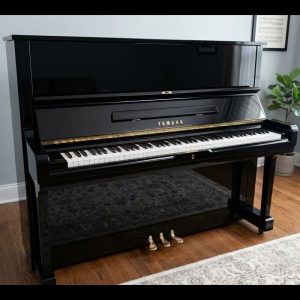 Yamaha U2 Upright Piano – 50″ – Polished Black