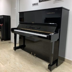 Yamaha U3 Upright Piano – 52″ – Japanese Made – Glossy Black